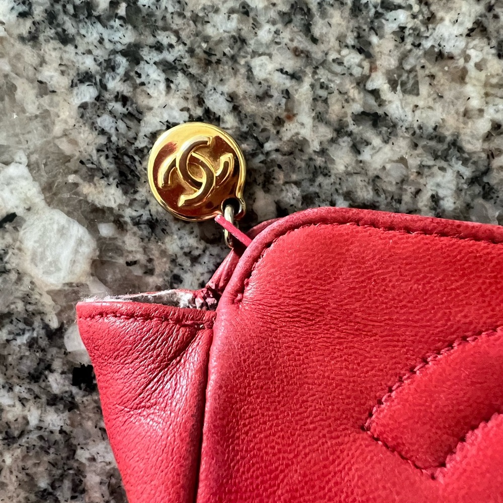 CHANEL Mini Pouch - Picture 4 of 10